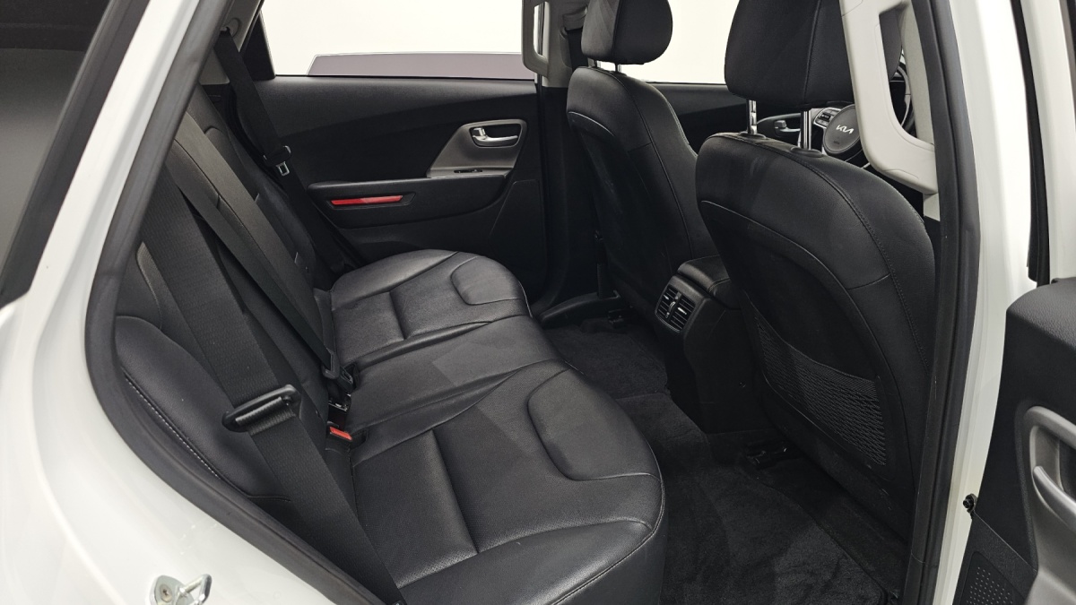 Kia Niro, 2022 — фото 10 из 12