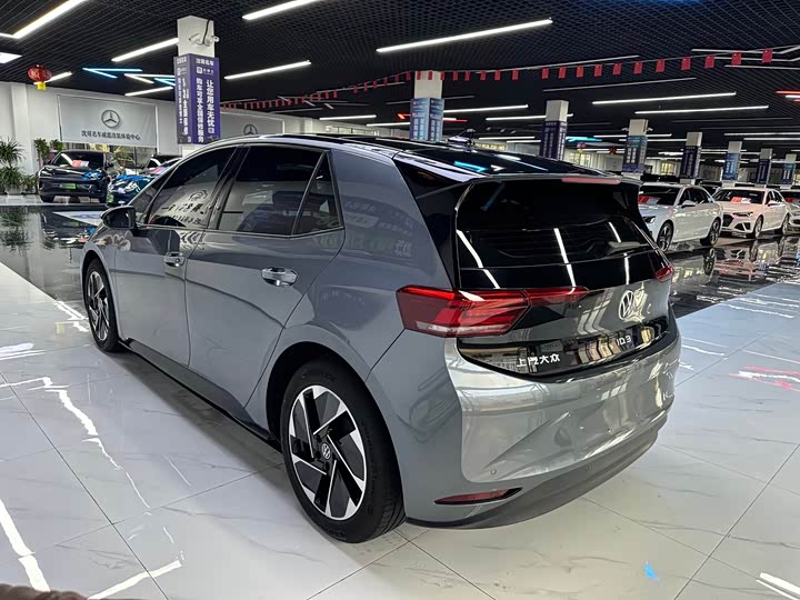 Volkswagen ID.3, 2023 — фото 7 из 9