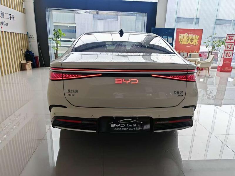 BYD Seal 07 DM-i Hybrid, 2024 — фото 6 из 12