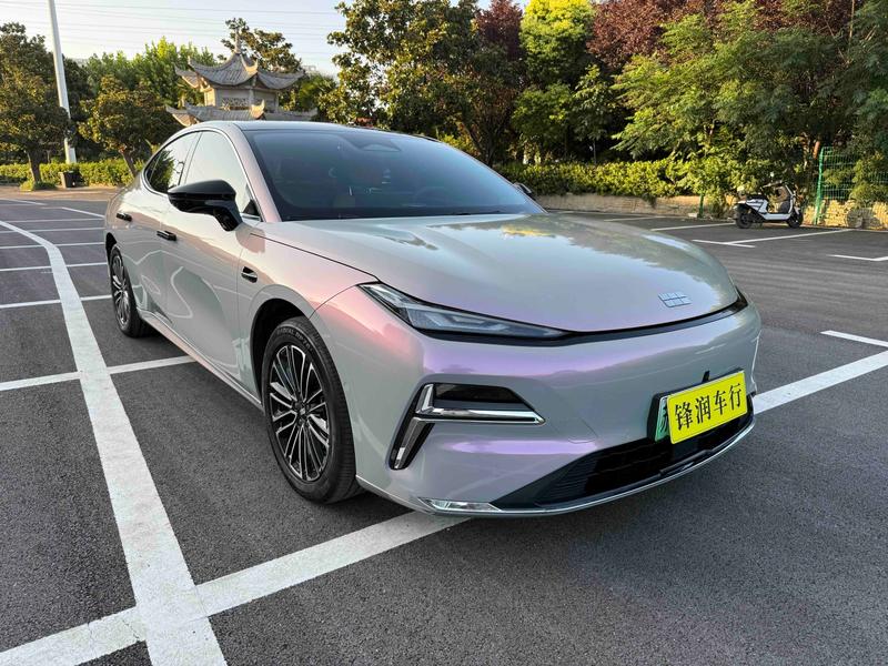 Geely Galaxy Starshine 8 EM-i, 2025 — фото 3 из 12