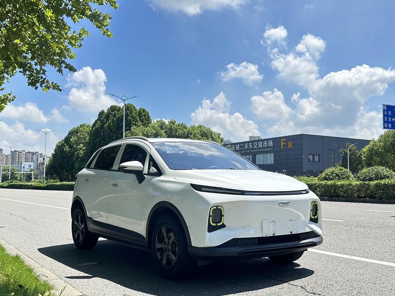 Geely Geometry E Firefly, 2022 — фото 3 из 12