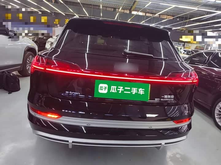 Audi e-tron, 2023 — фото 6 из 9