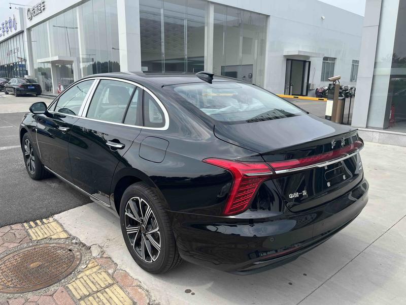 Hongqi H5 Hybrid, 2025 — фото 5 из 12