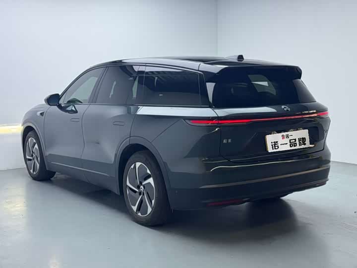 Nio ES8, 2024 — фото 6 из 9