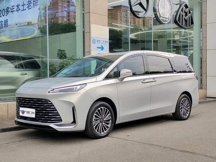 Buick GL8 Hybrid, 2025 — купить в Иванове под ключ