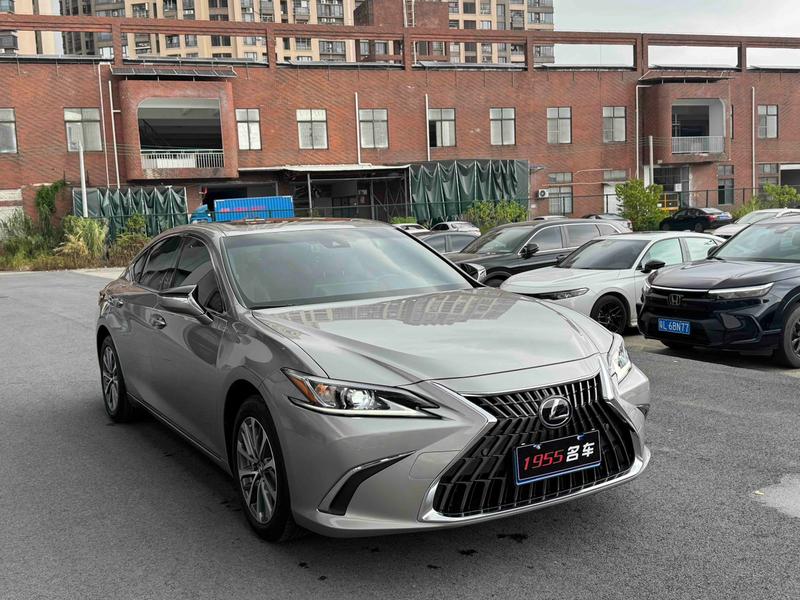 Lexus ES, 2024 — фото 3 из 10