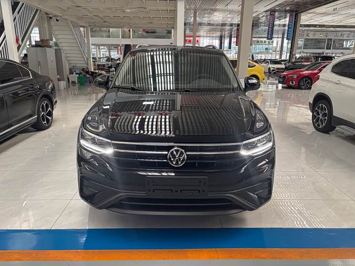 Volkswagen Tiguan L Pro, 2024 — купить в Санкт-Петербурге под ключ