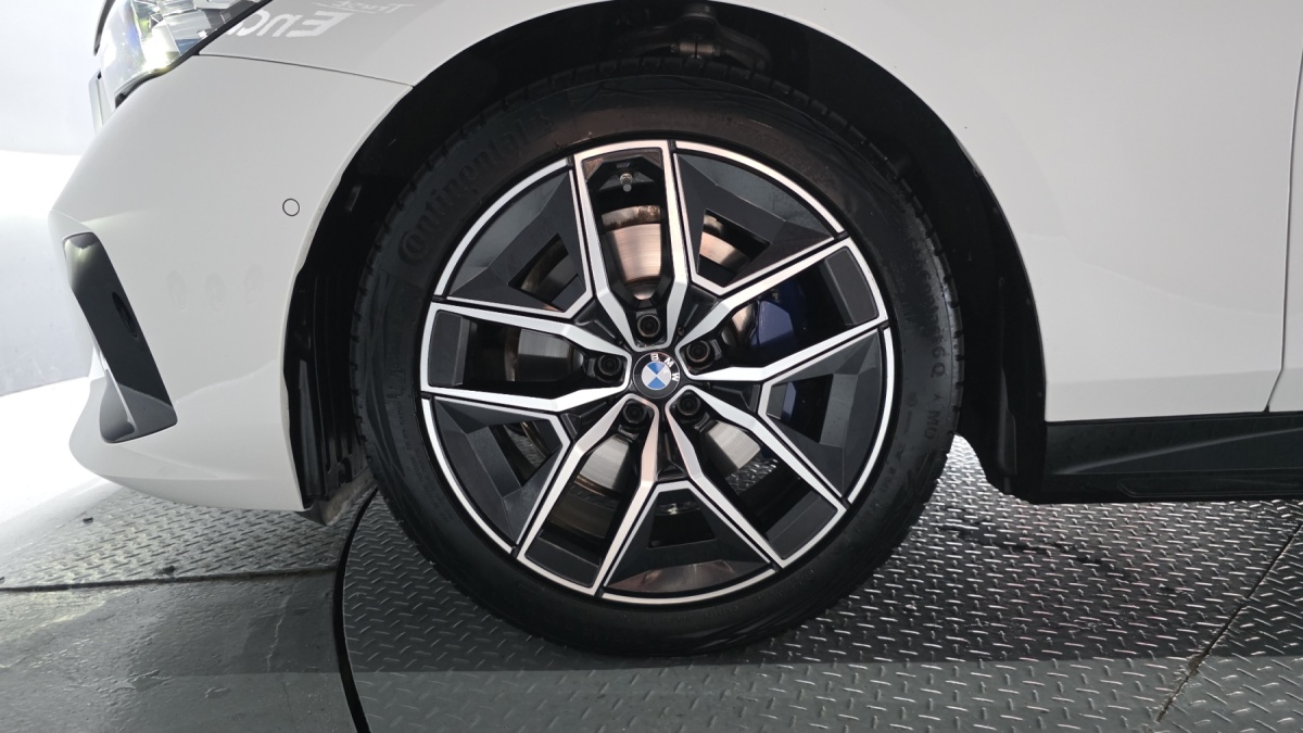 BMW 5 Series, 2025 — фото 5 из 12