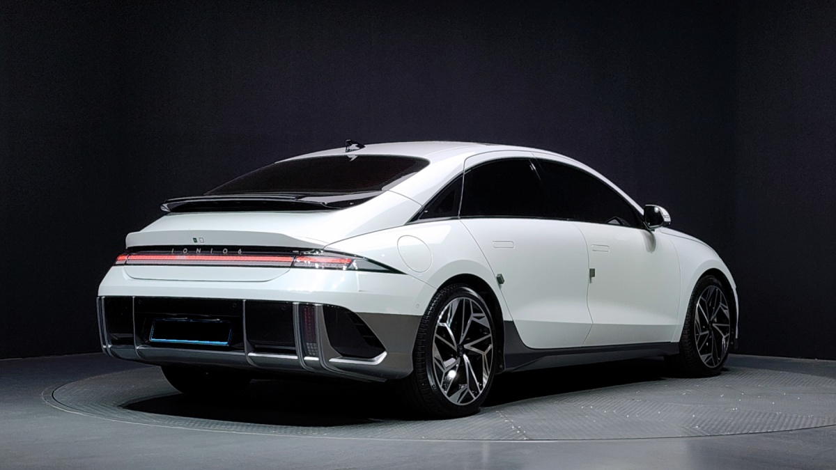 Hyundai Ioniq 6, 2022 — фото 2 из 12