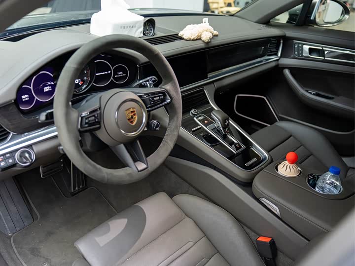 Porsche Panamera Hybrid, 2023 — фото 7 из 9
