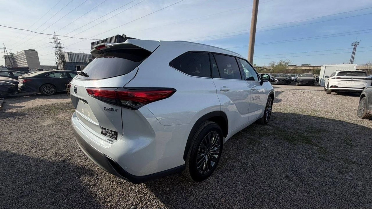 Toyota Highlander, 2026 — фото 5 из 10