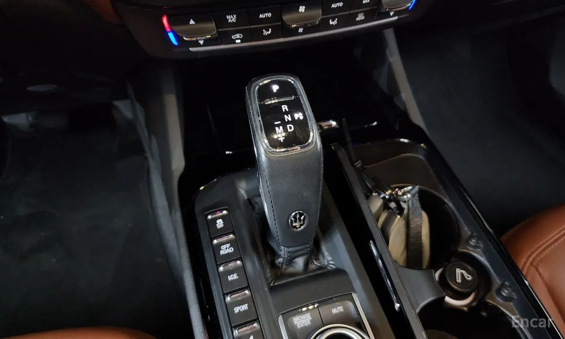 Maserati Levante, 2021 — фото 9 из 12