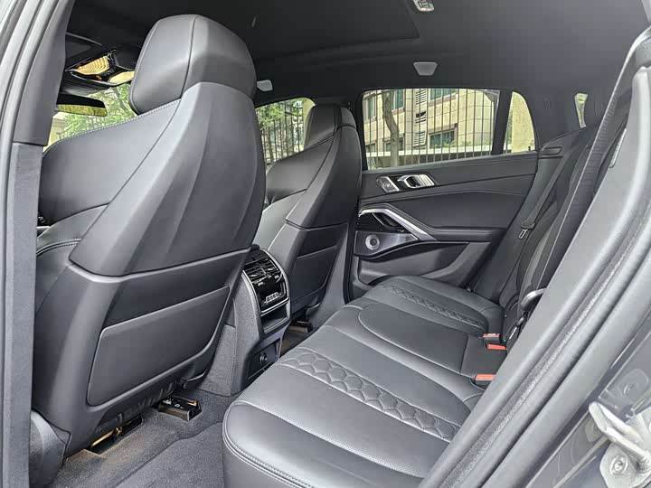 BMW X6 M, 2025 — фото 8 из 9