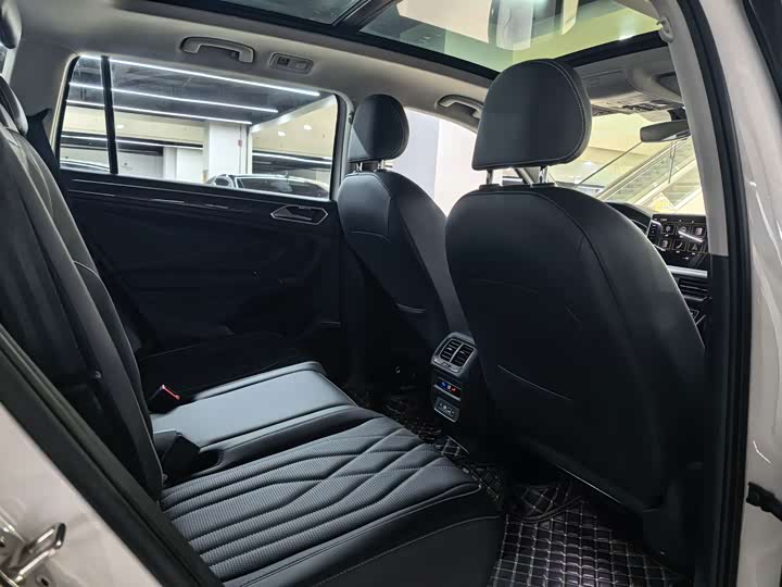 Volkswagen Tiguan L Pro, 2022 — фото 5 из 9