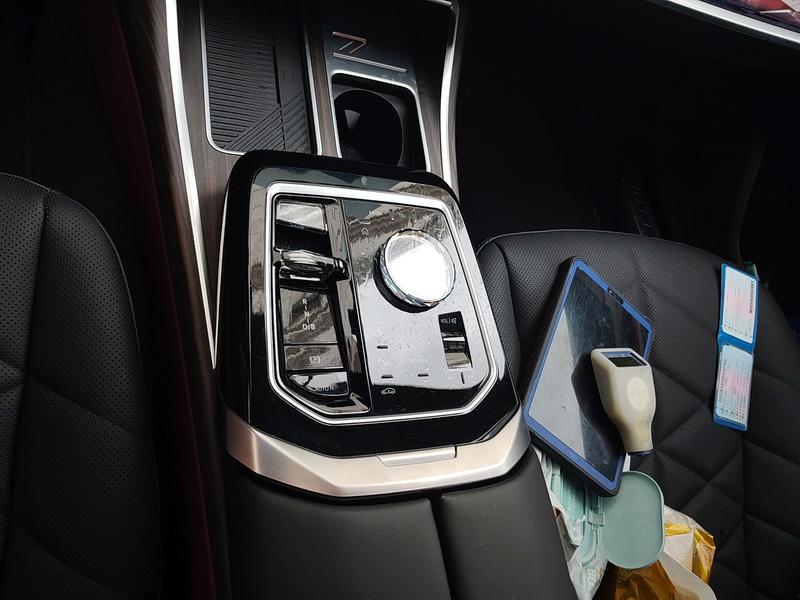 BMW i7, 2023 — фото 9 из 12