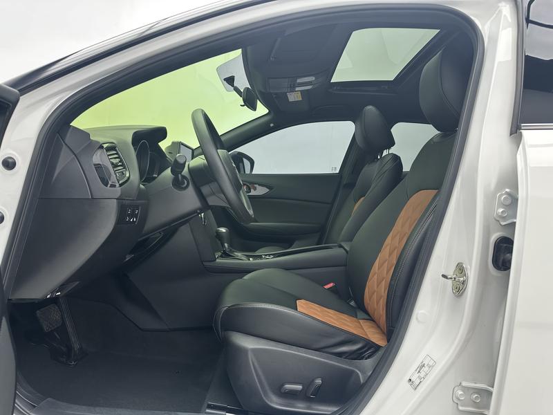 Mazda CX-4, 2023 — фото 8 из 11