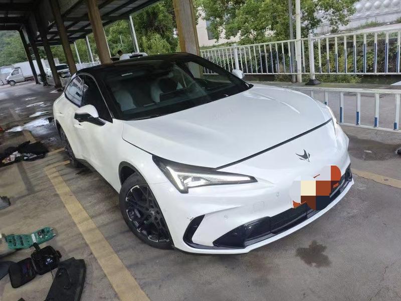 BAIC Arcfox Alpha S5, 2026 — фото 2 из 9