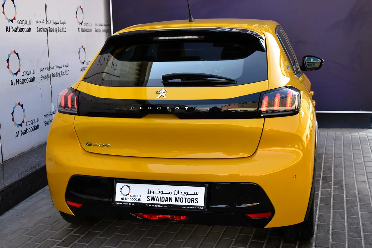 Peugeot e-208, 2023 — фото 6 из 10