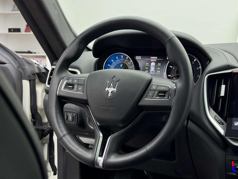 Maserati Ghibli, 2026 — фото 8 из 12