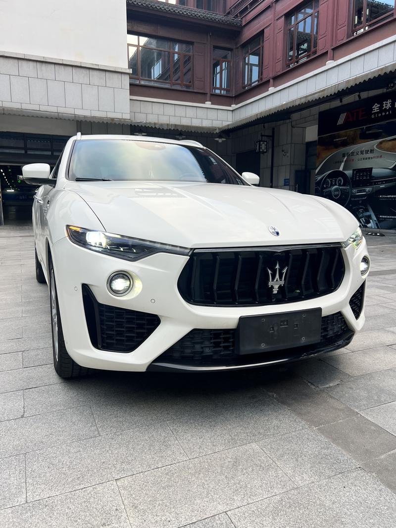Maserati Levante, 2021 — фото 2 из 12