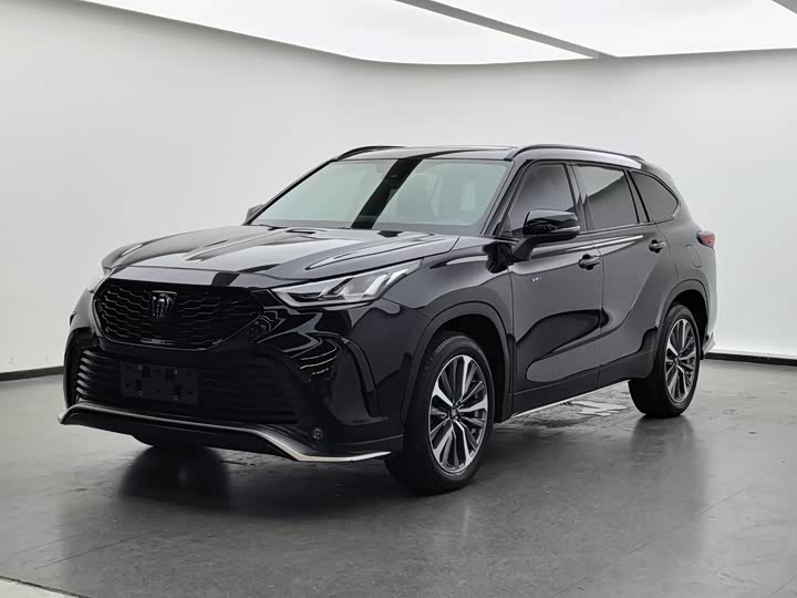 Toyota Crown Kluger, 2024 — купить в Саратове под ключ