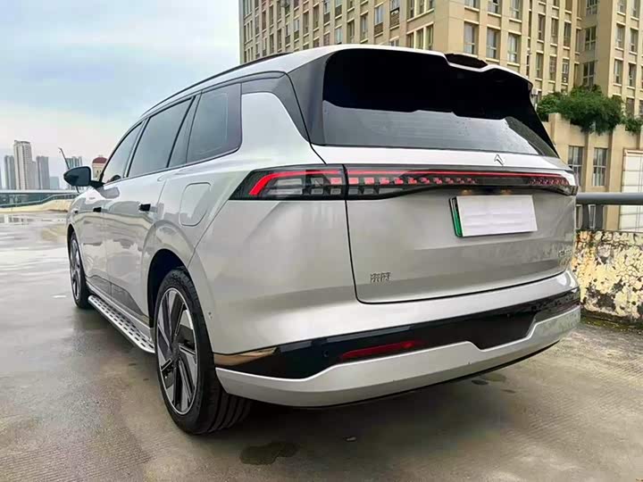 Dongfeng Yipai eπ 008, 2024 — фото 4 из 9
