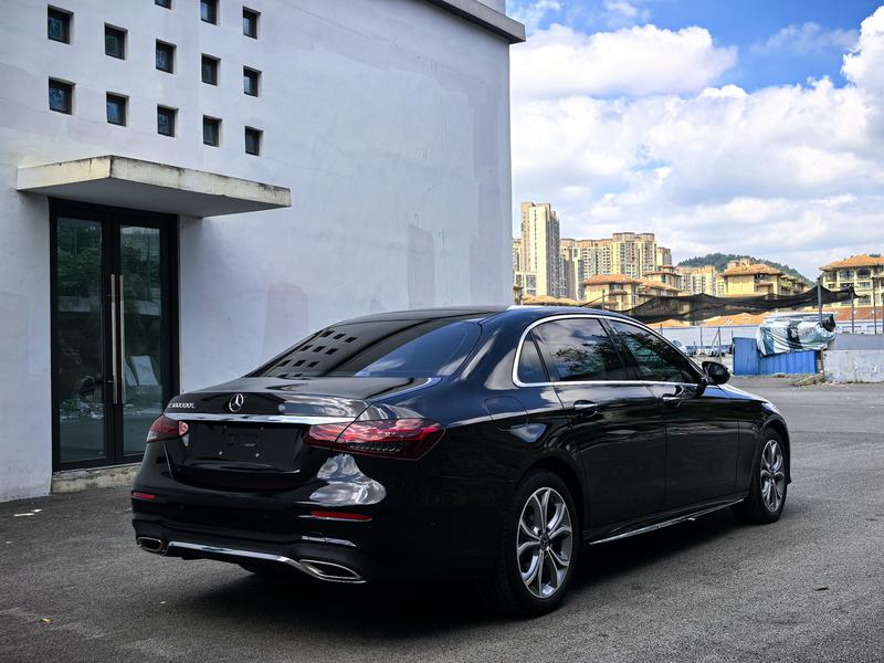 Mercedes-Benz E-Class, 2023 — фото 6 из 11