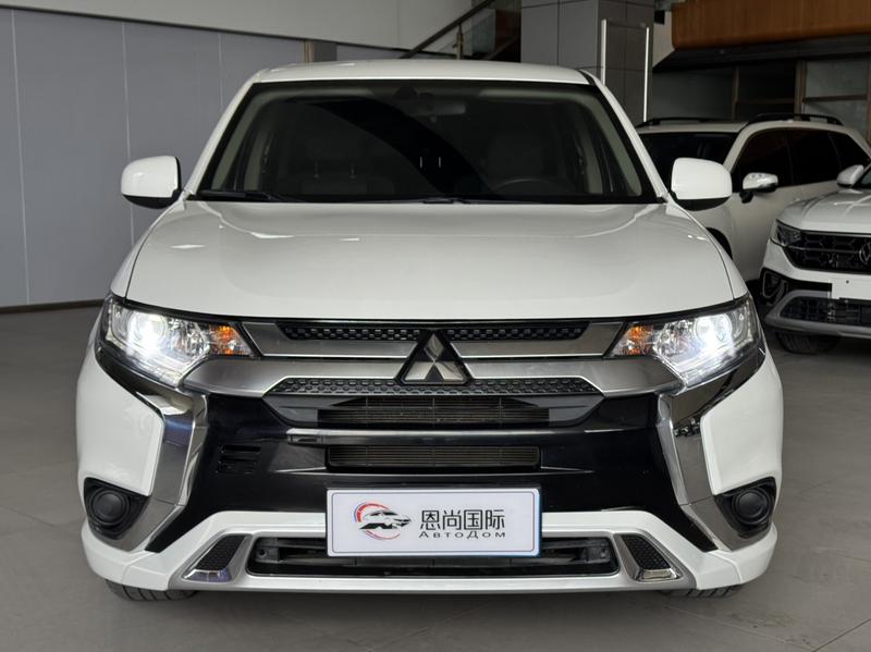 Mitsubishi Outlander, 2021 — фото 2 из 10