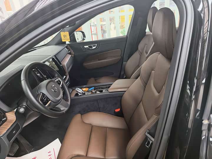 Volvo XC60, 2025 — фото 5 из 9