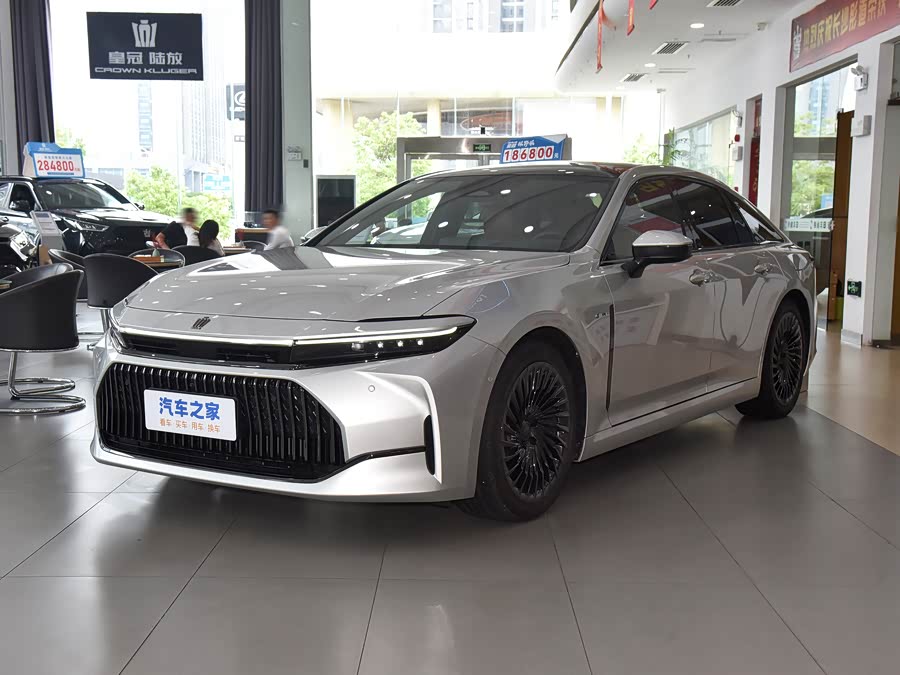 Toyota Crown Sedan, 2026 — купить в Туле под ключ