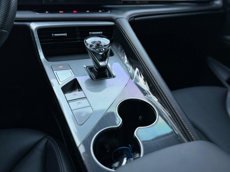 Roewe RX5, 2024 — фото 12 из 12