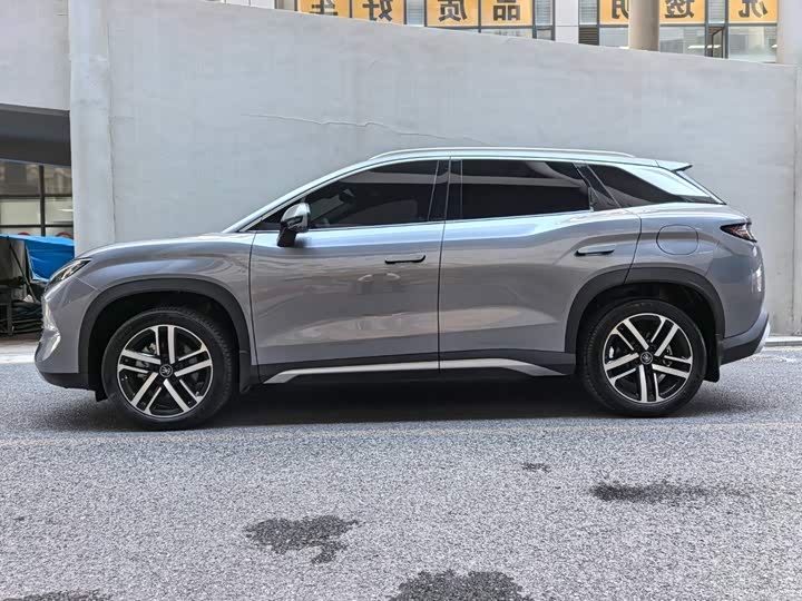 BYD Song L DM-i Hybrid, 2024 — фото 3 из 9