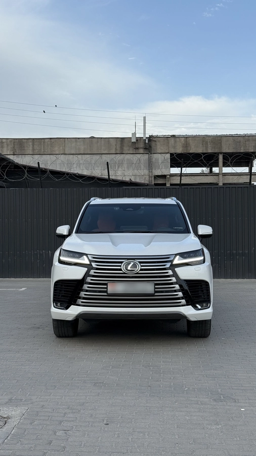Lexus LX, 2025