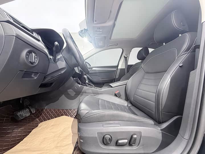 Skoda Superb, 2023 — фото 7 из 9