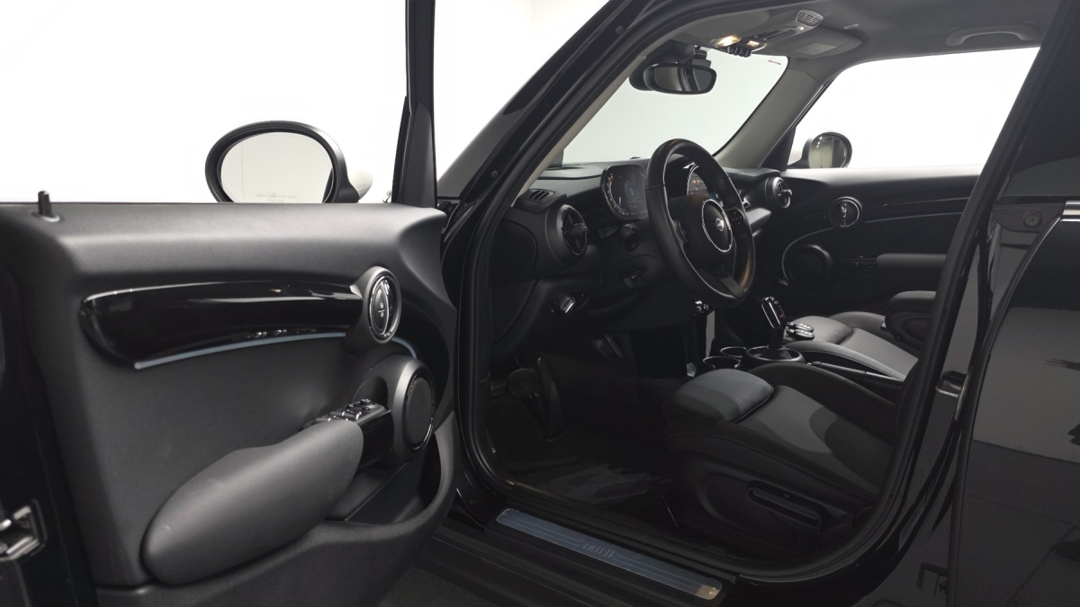 Mini Cooper, 2023 — фото 10 из 12