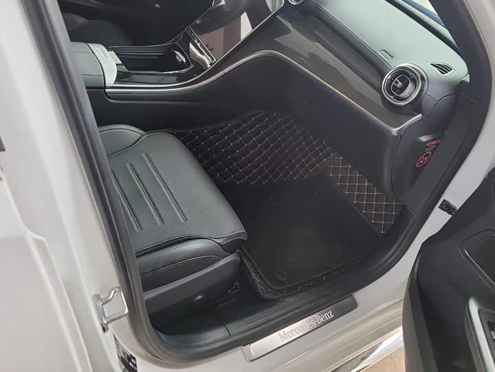 Mercedes-Benz C-Class, 2023 — фото 8 из 9