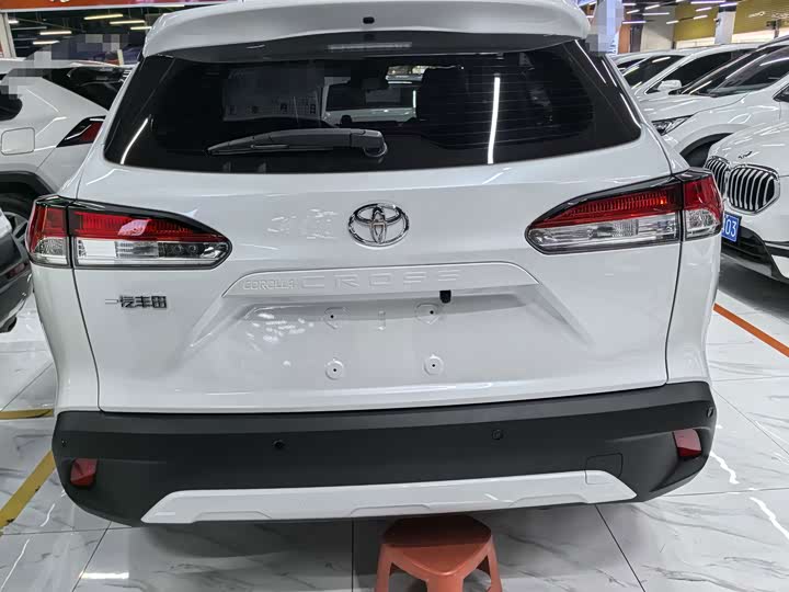 Toyota Corolla Cross, 2024 — фото 5 из 9