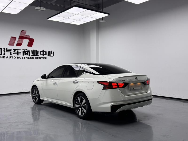 Nissan Teana, 2022 — фото 4 из 11