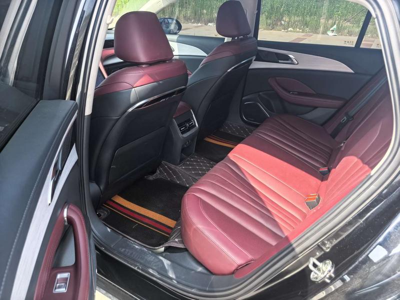 Hongqi H5 Hybrid, 2025 — фото 9 из 10