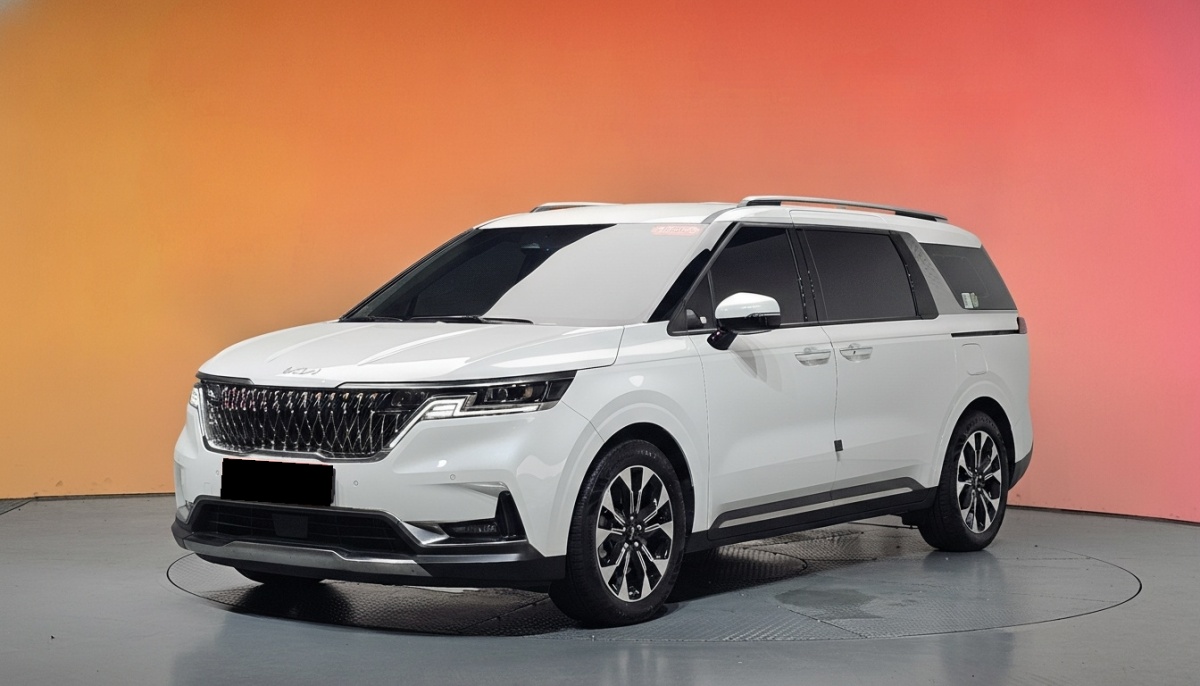 Kia Carnival, 2023 — купить в Курске под ключ