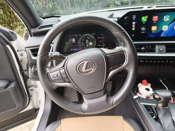 Lexus UX, 2022 — фото 3 из 9