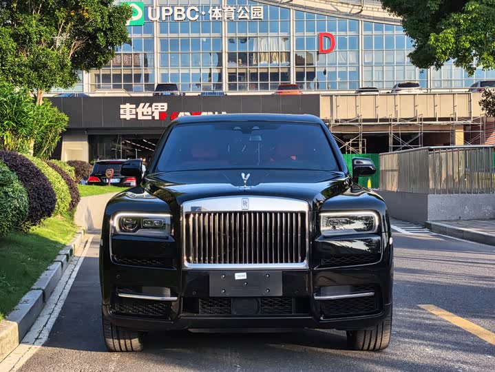 Rolls-Royce Cullinan, 2021 — купить в Москве под ключ