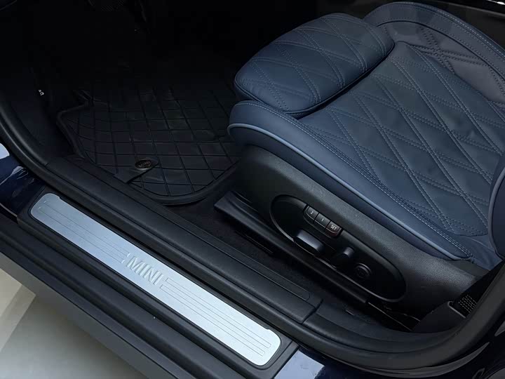 Mini Clubman, 2021 — фото 9 из 9