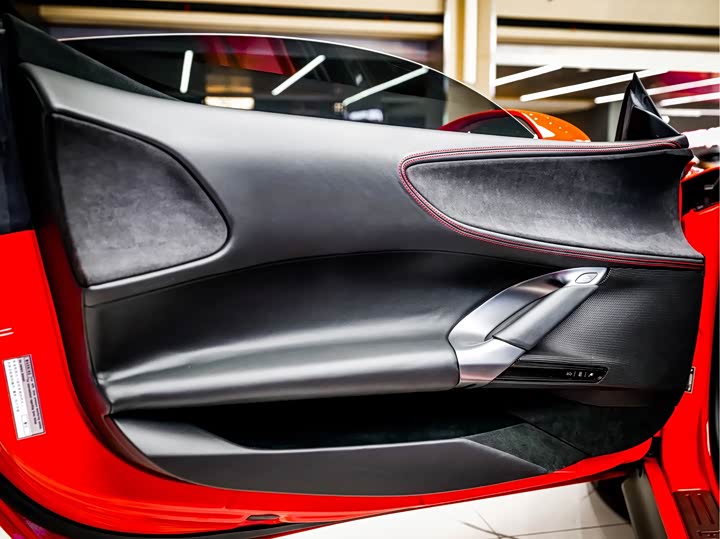 Ferrari SF90, 2023 — фото 9 из 9
