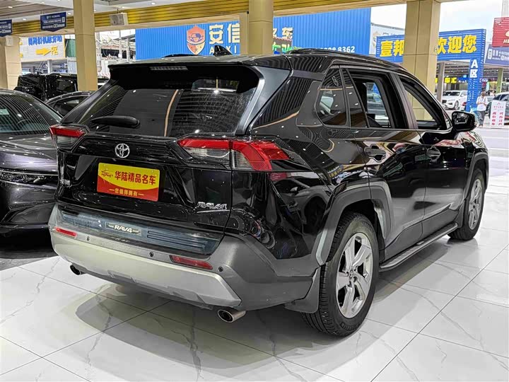 Toyota RAV4, 2022 — фото 4 из 9