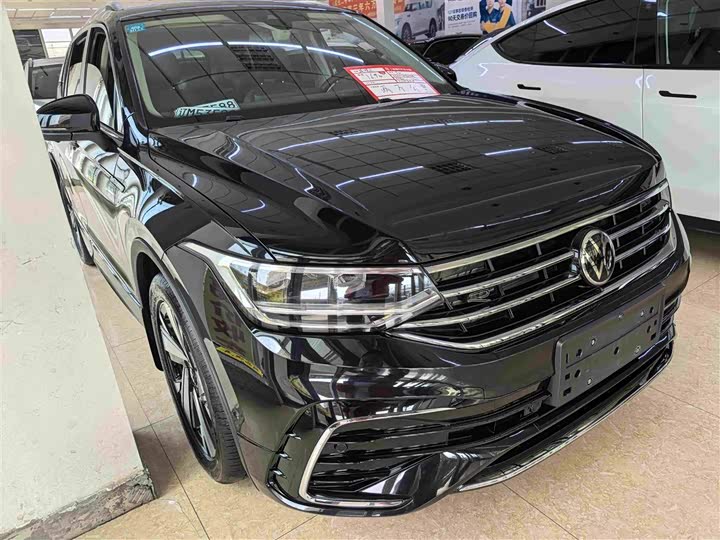 Volkswagen Tiguan L Pro, 2023 — фото 3 из 10