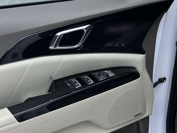 Kia Carnival, 2023 — фото 7 из 9