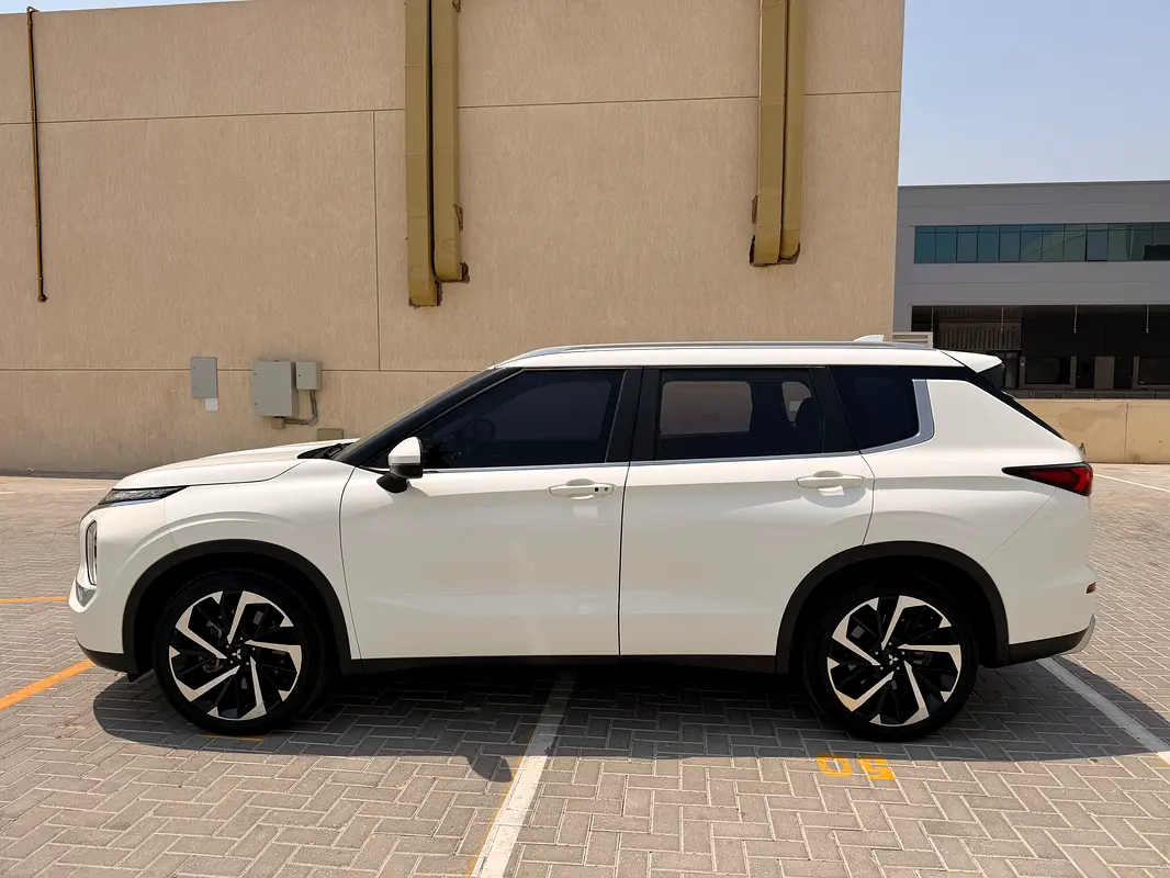 Mitsubishi Outlander, 2024 — фото 7 из 10