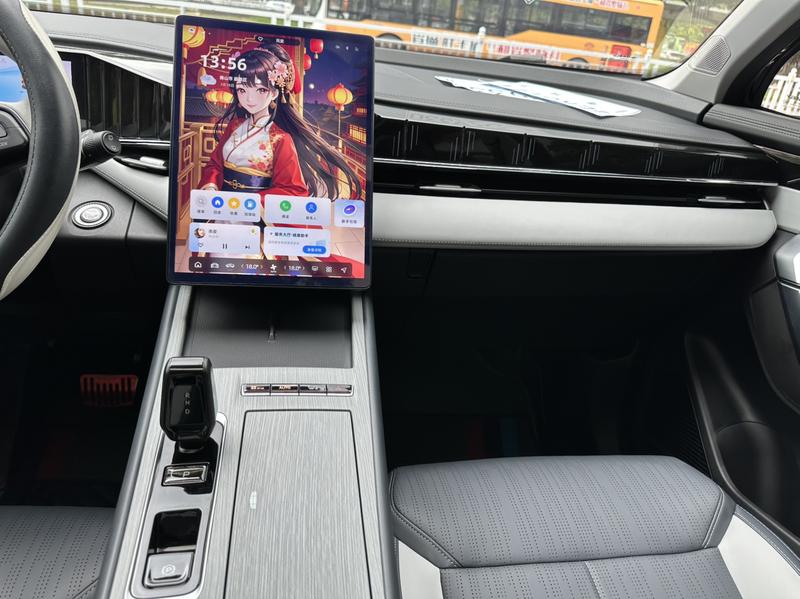 Geely Atlas L, 2024 — фото 8 из 12