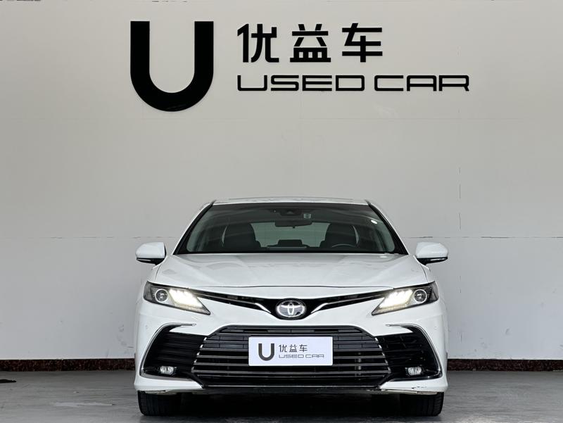 Toyota Camry, 2023 — фото 2 из 10
